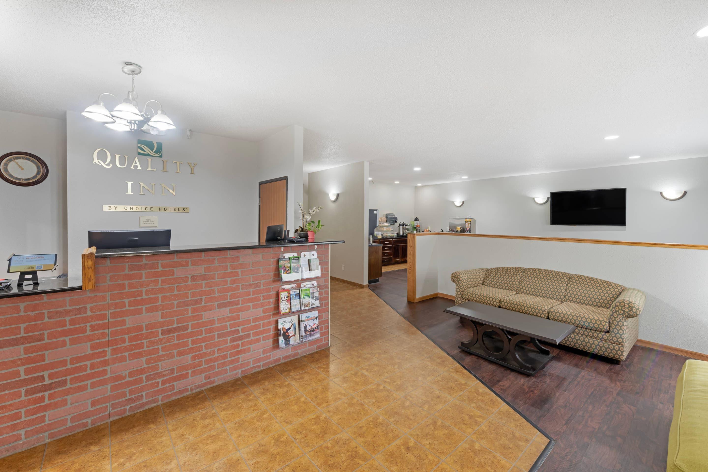 Front desk | Quality Inn Bemidji