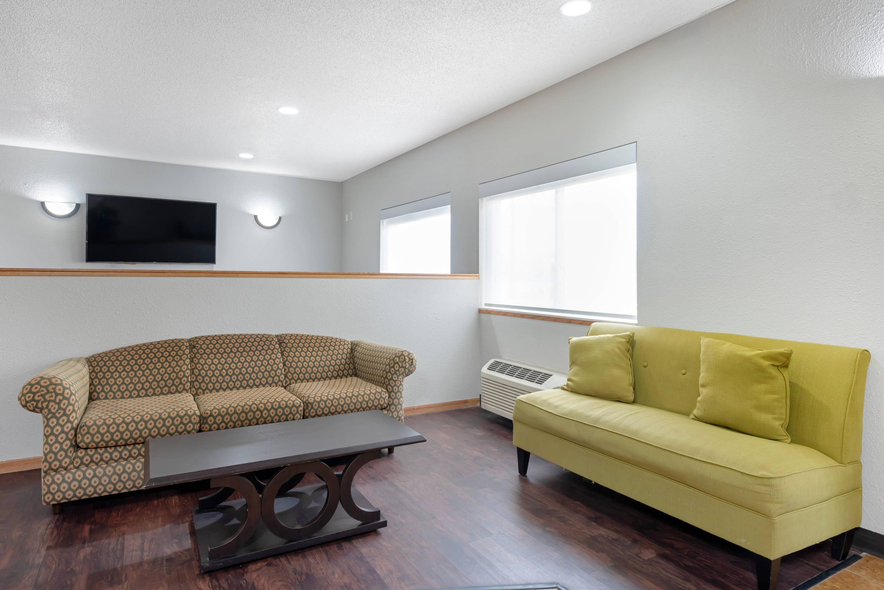 Hotel lobby | Quality Inn Bemidji