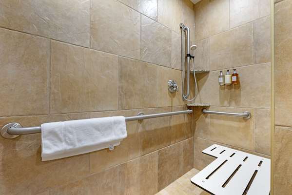  - Lift Bridge Lodge Downtown Duluth - I-35, Exit 256B