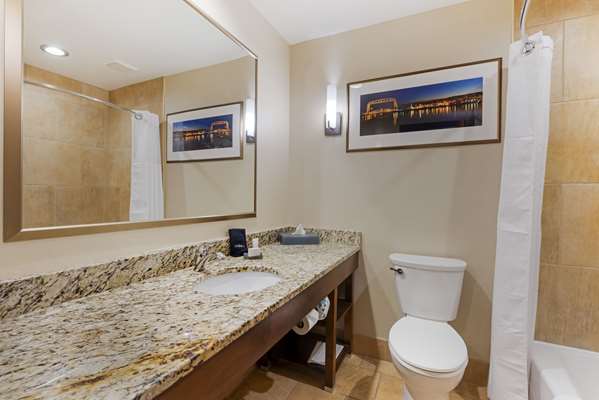  - Lift Bridge Lodge Downtown Duluth - I-35, Exit 256B