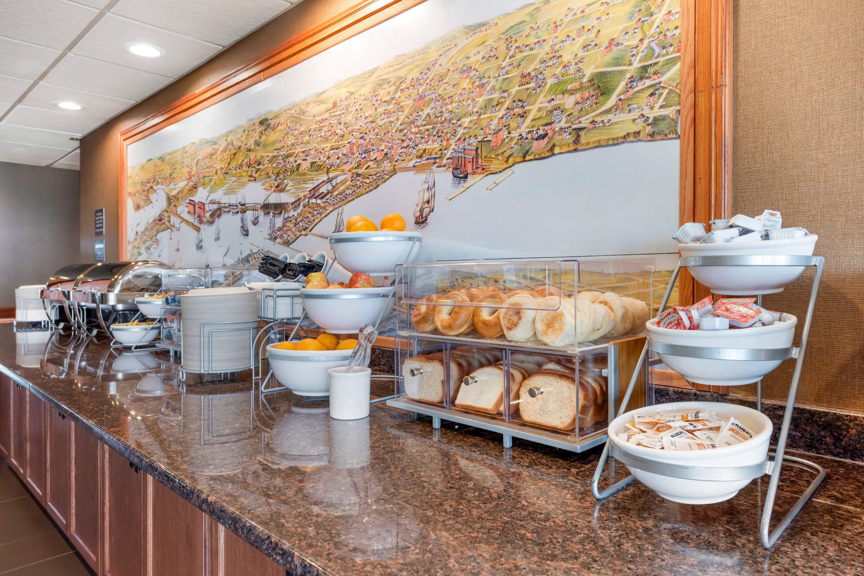 Breakfast bar | Lift Bridge Lodge, Ascend Hotel Collection
