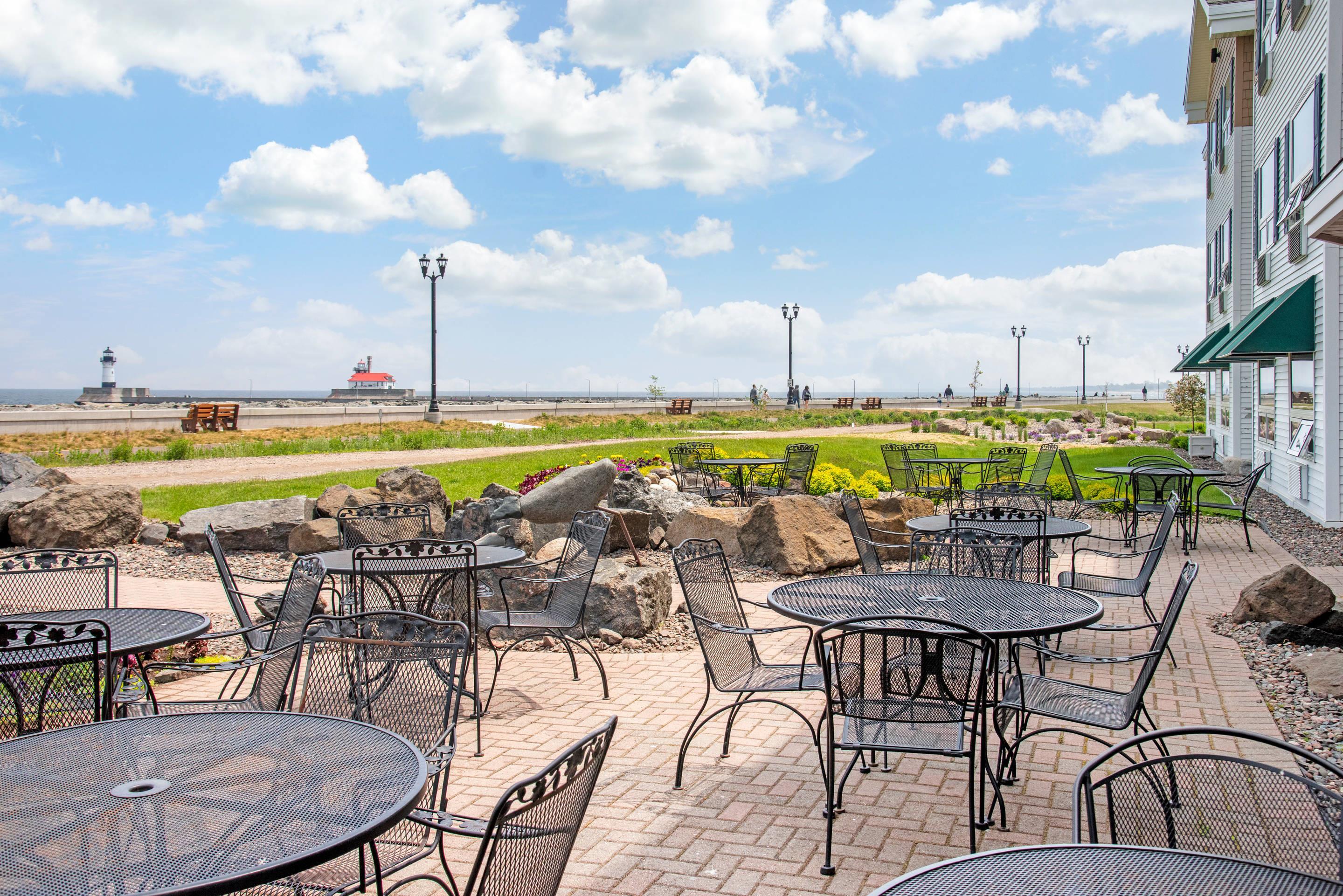 Hotel patio | Lift Bridge Lodge, Ascend Hotel Collection