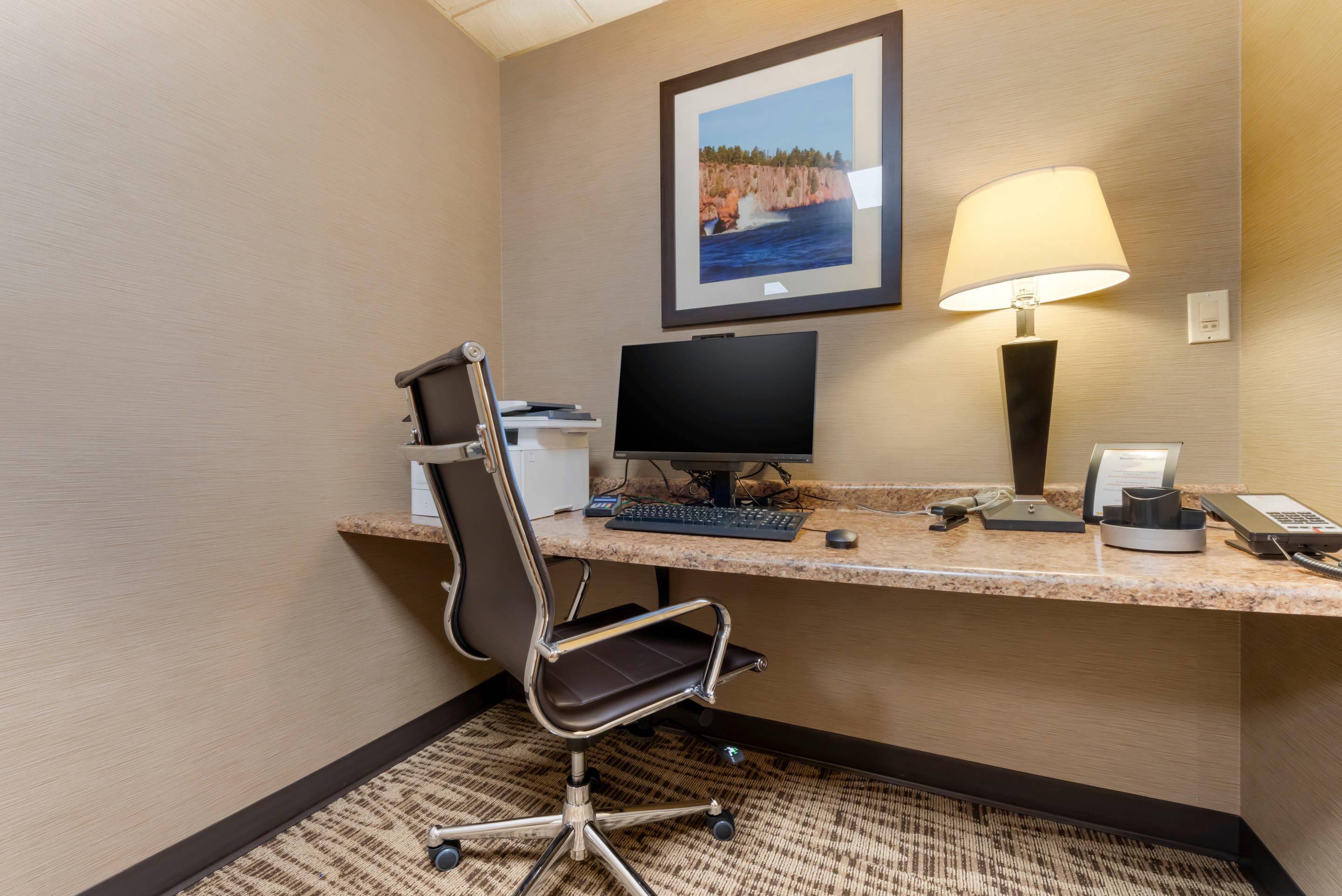 Business center | Lift Bridge Lodge, Ascend Hotel Collection