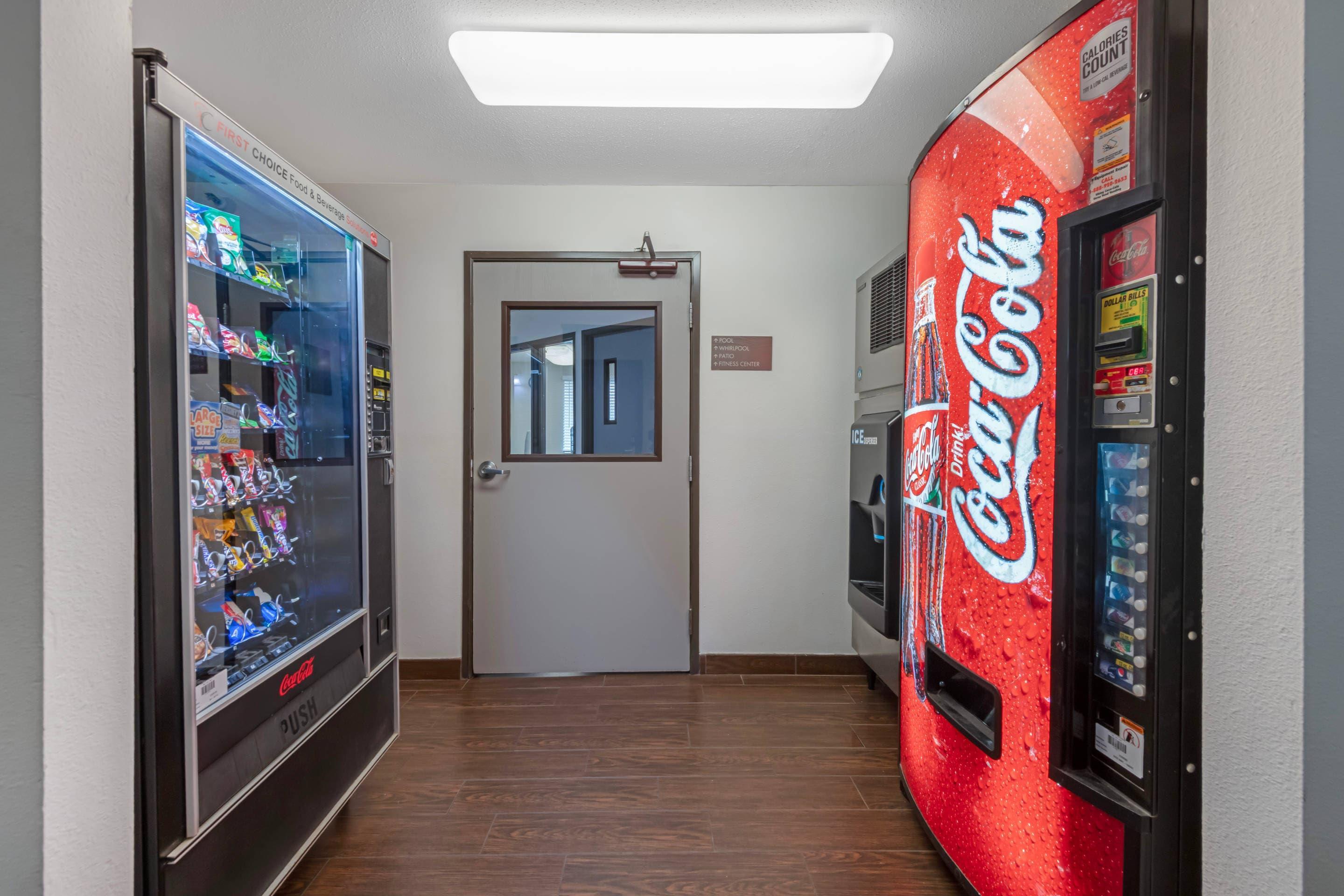Hotel vending area | Comfort Inn Fergus Falls