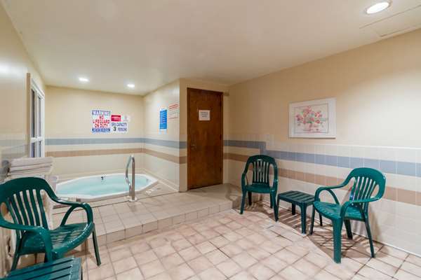 Pool - Rodeway Inn Red Wing