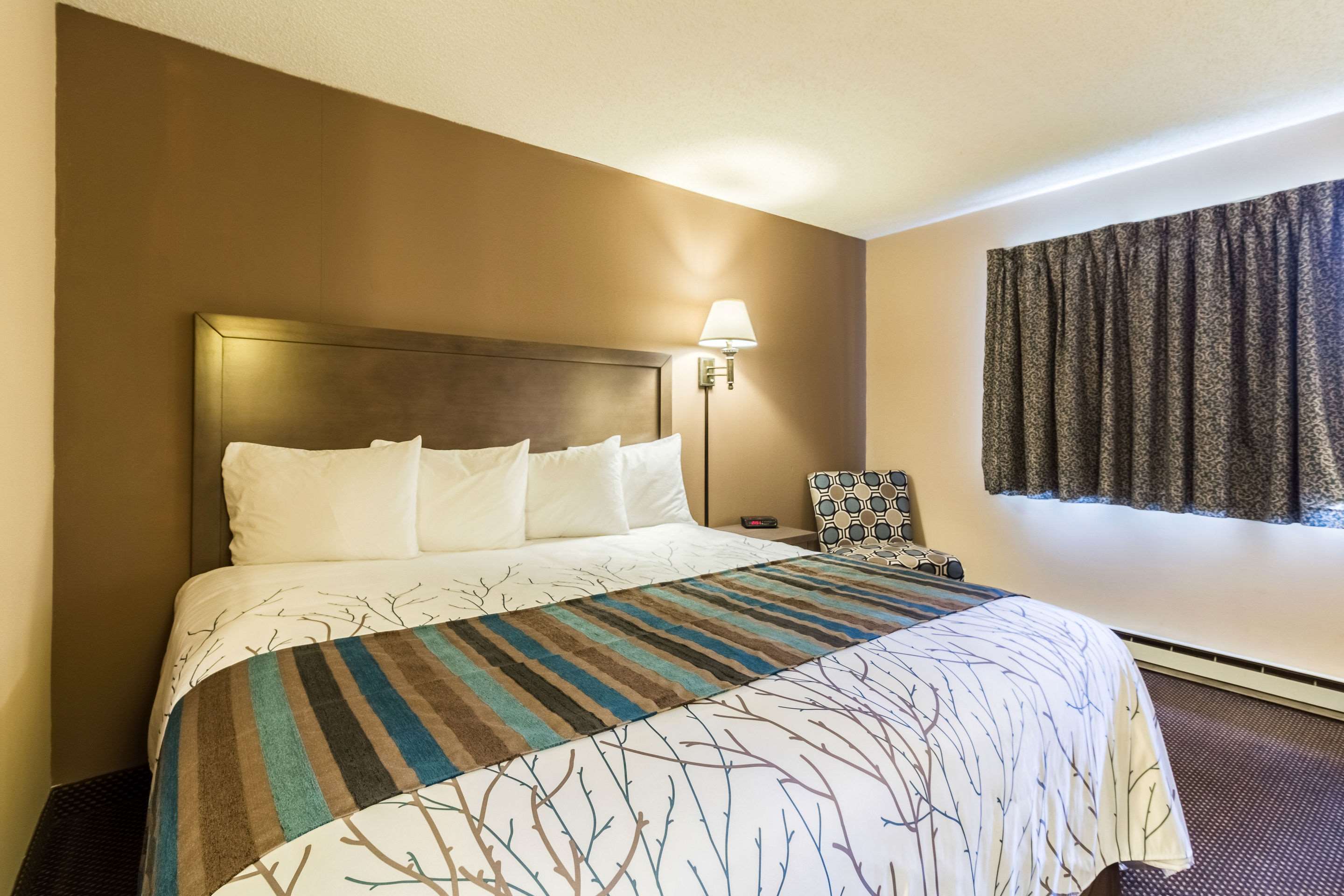 Guest room | Rodeway Inn Red Wing