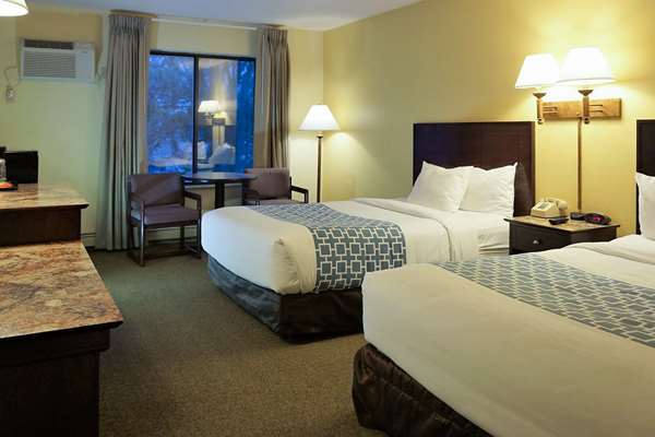  - Econo Lodge South Rochester