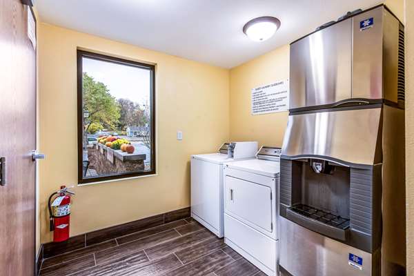 Amenities - Econo Lodge South Rochester