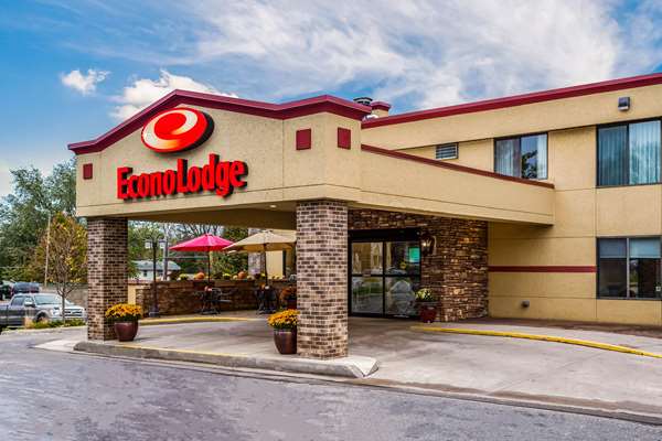 Exterior view - Econo Lodge South Rochester