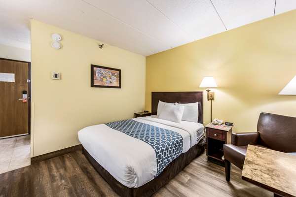 - Econo Lodge South Rochester