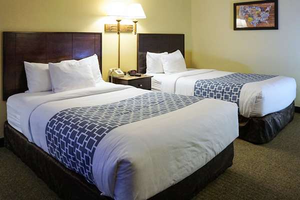  - Econo Lodge South Rochester