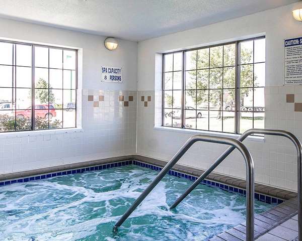 Pool - Comfort Inn Owatonna