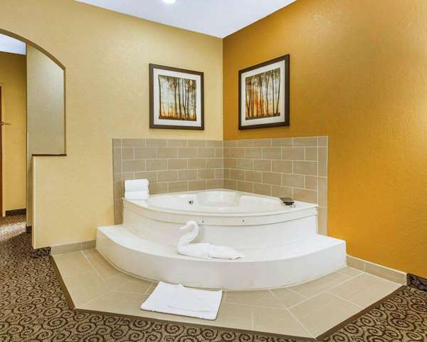 Suite - Comfort Suites Ramsey