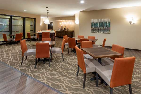 Amenities - Comfort Suites Ramsey