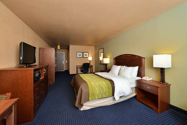  - Comfort Inn Albert Lea - I-35, Exit 11