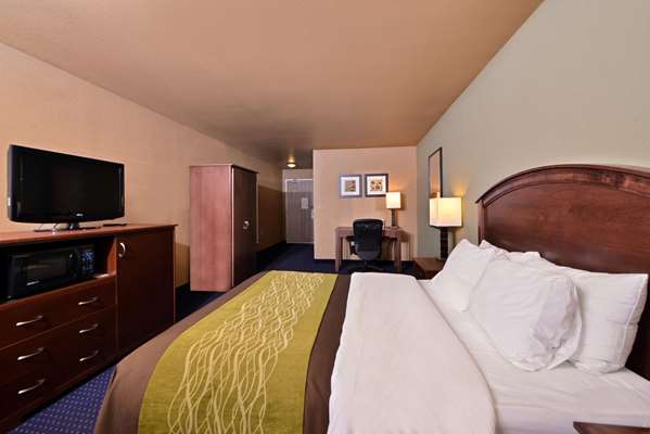  - Comfort Inn Albert Lea - I-35, Exit 11