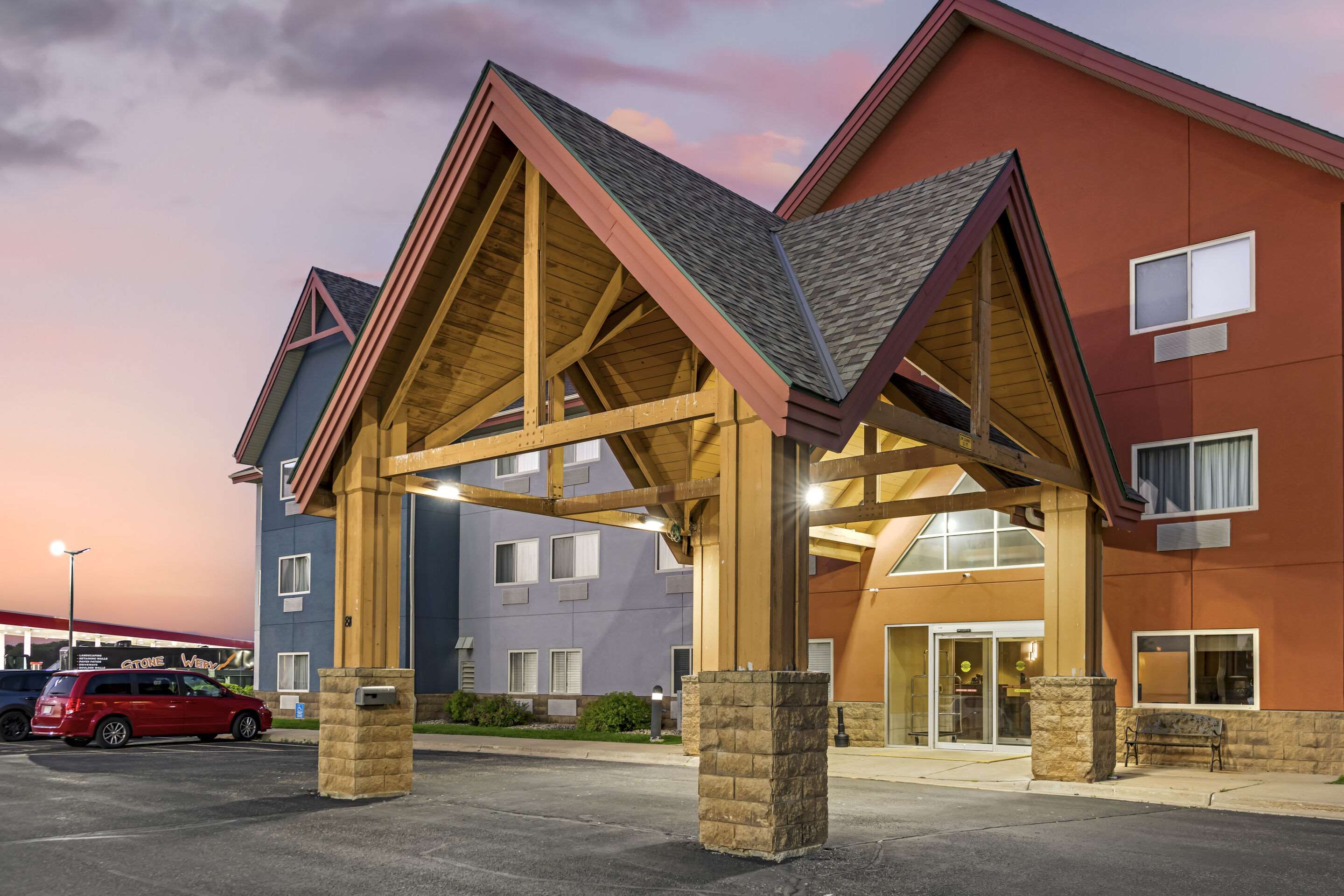 Twilight | Comfort Inn Albert Lea