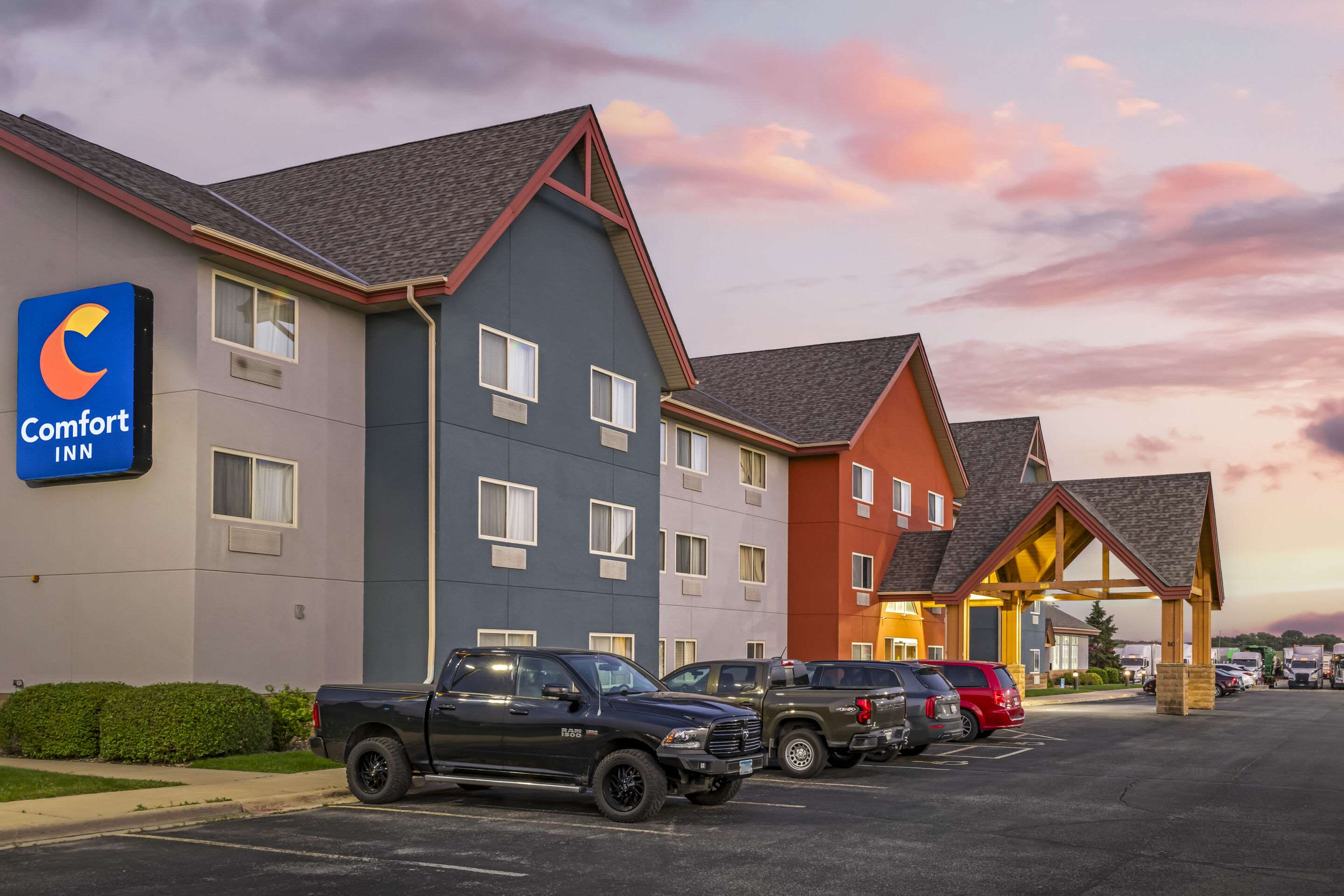 Twilight | Comfort Inn Albert Lea