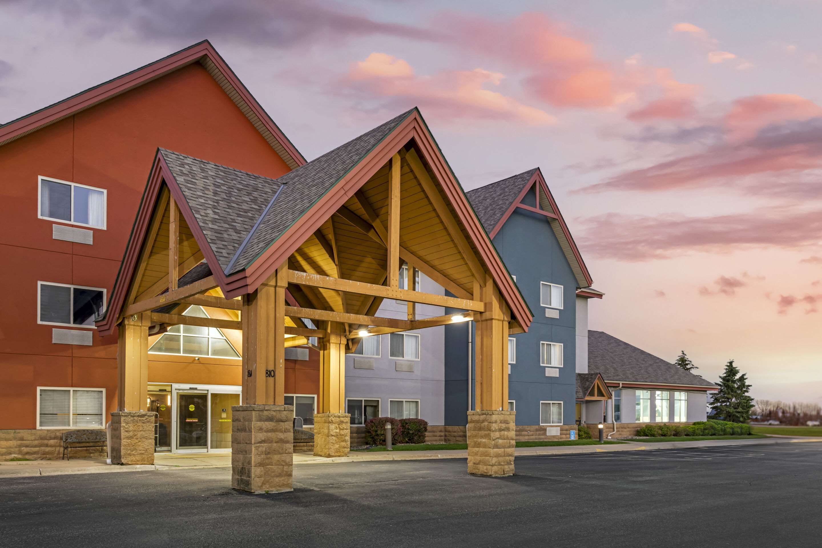 Twilight | Comfort Inn Albert Lea