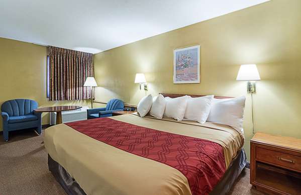  - Econo Lodge Jackson - I-90, Exit 73