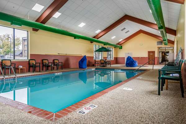 Pool - Quality Inn & Suites Minneapolis Airport Bloomington