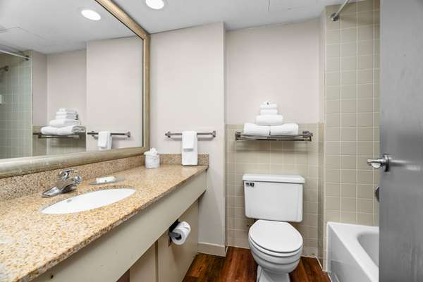  - Quality Inn & Suites Minneapolis Airport Bloomington