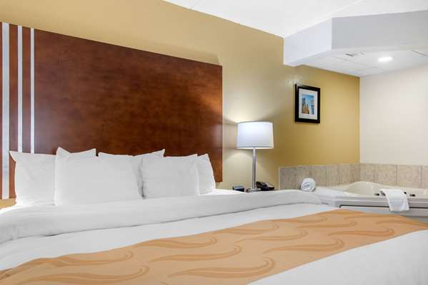 Suite - Quality Inn Northwest Rochester