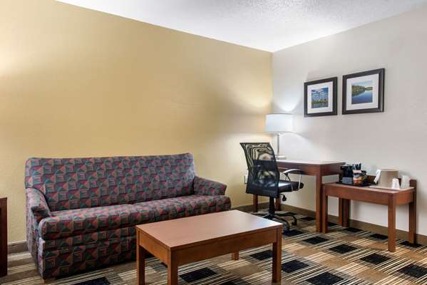 Suite - Quality Inn Northwest Rochester