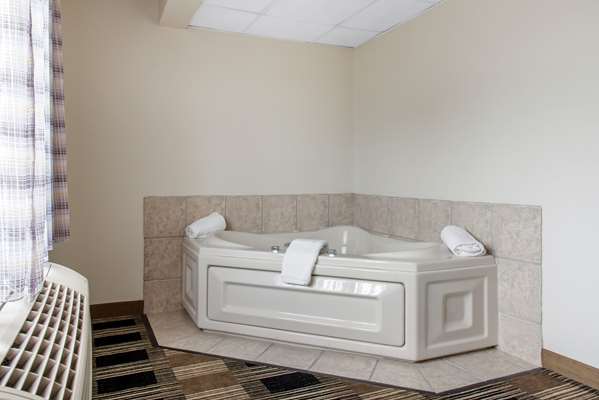 Suite - Quality Inn Northwest Rochester