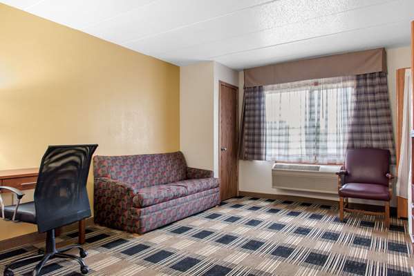 Suite - Quality Inn Northwest Rochester