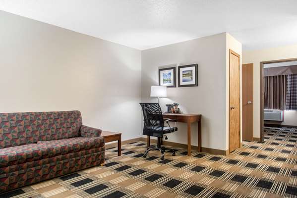 Suite - Quality Inn Northwest Rochester