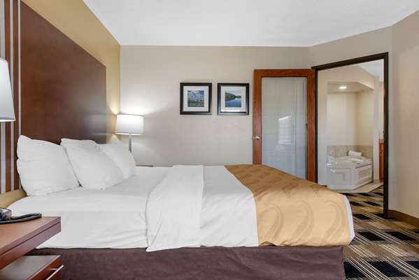 Suite - Quality Inn Northwest Rochester