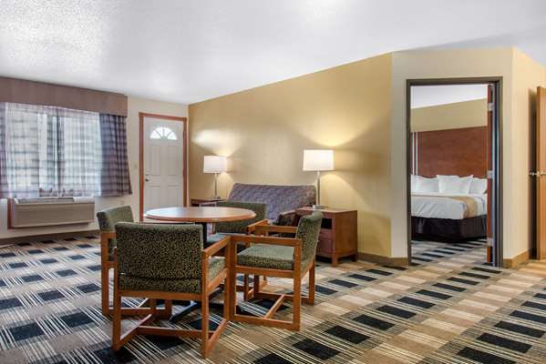 Suite - Quality Inn Northwest Rochester