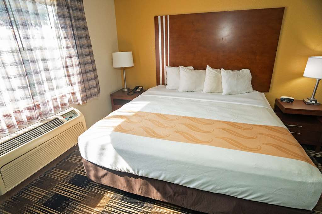 QUALITY INN NEAR MEDICAL CENTER-guestroom-Guest Room,On-Site.jpg