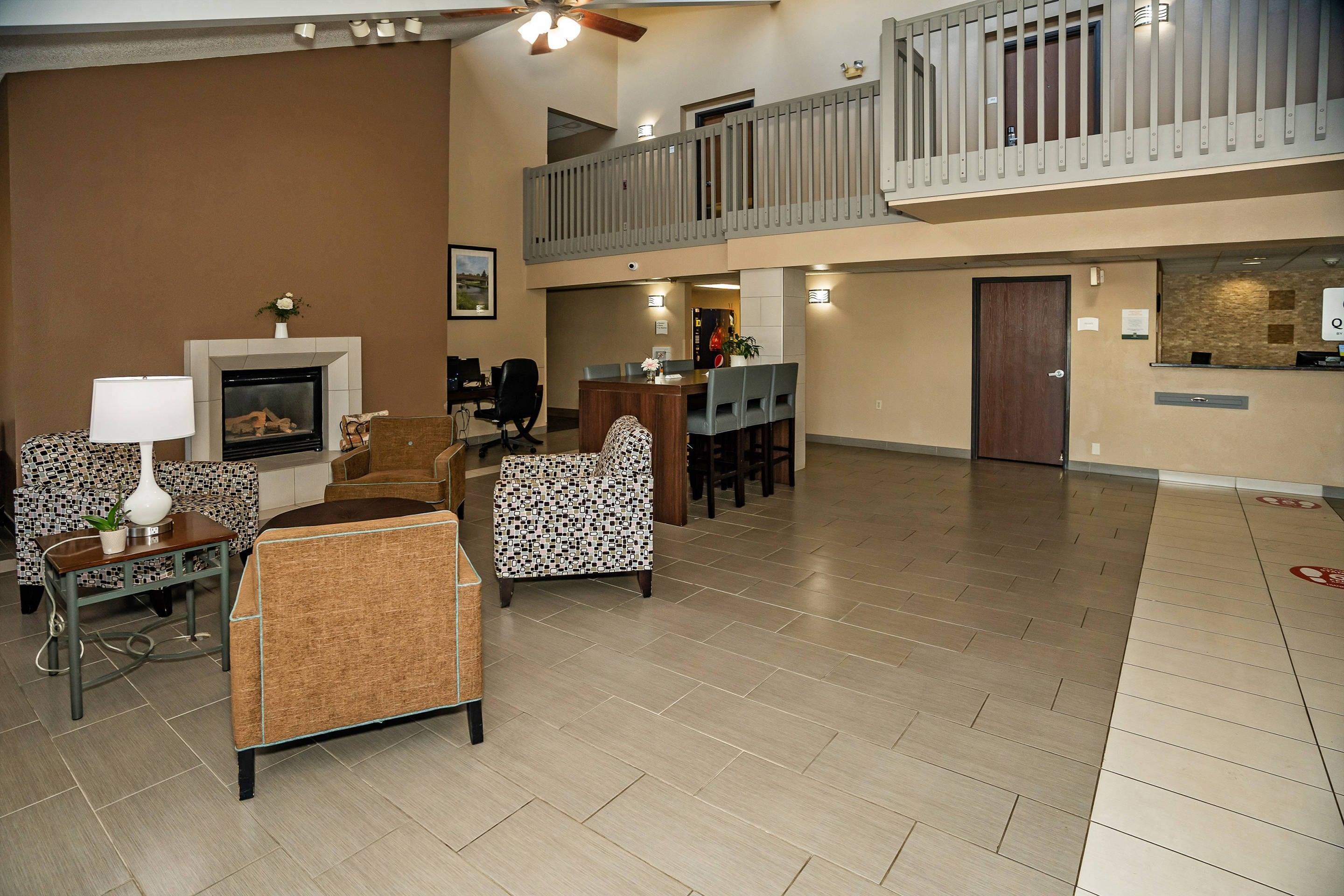 Spacious lobby with sitting area