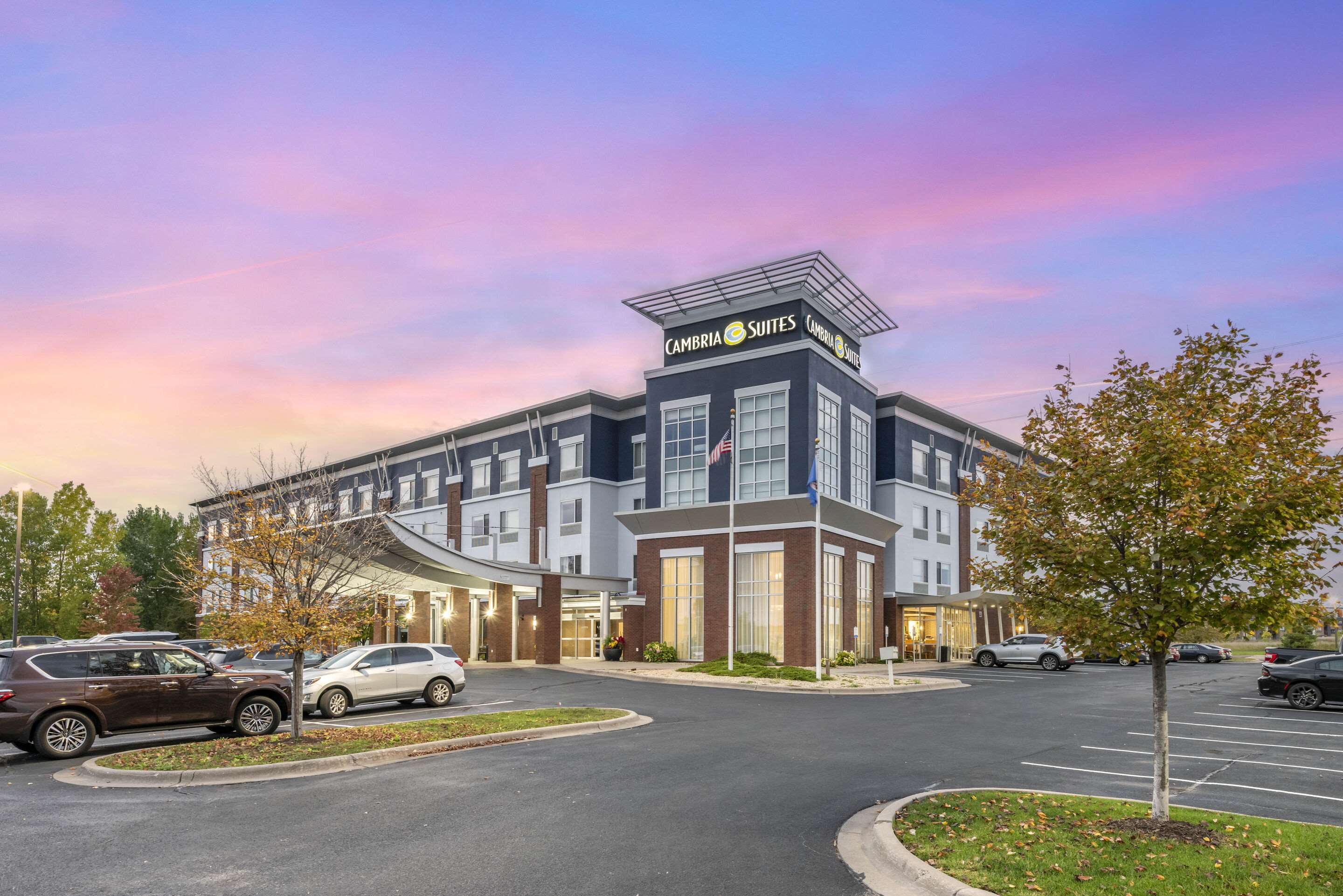 Twilight | Cambria Hotel Minneapolis Maple Grove