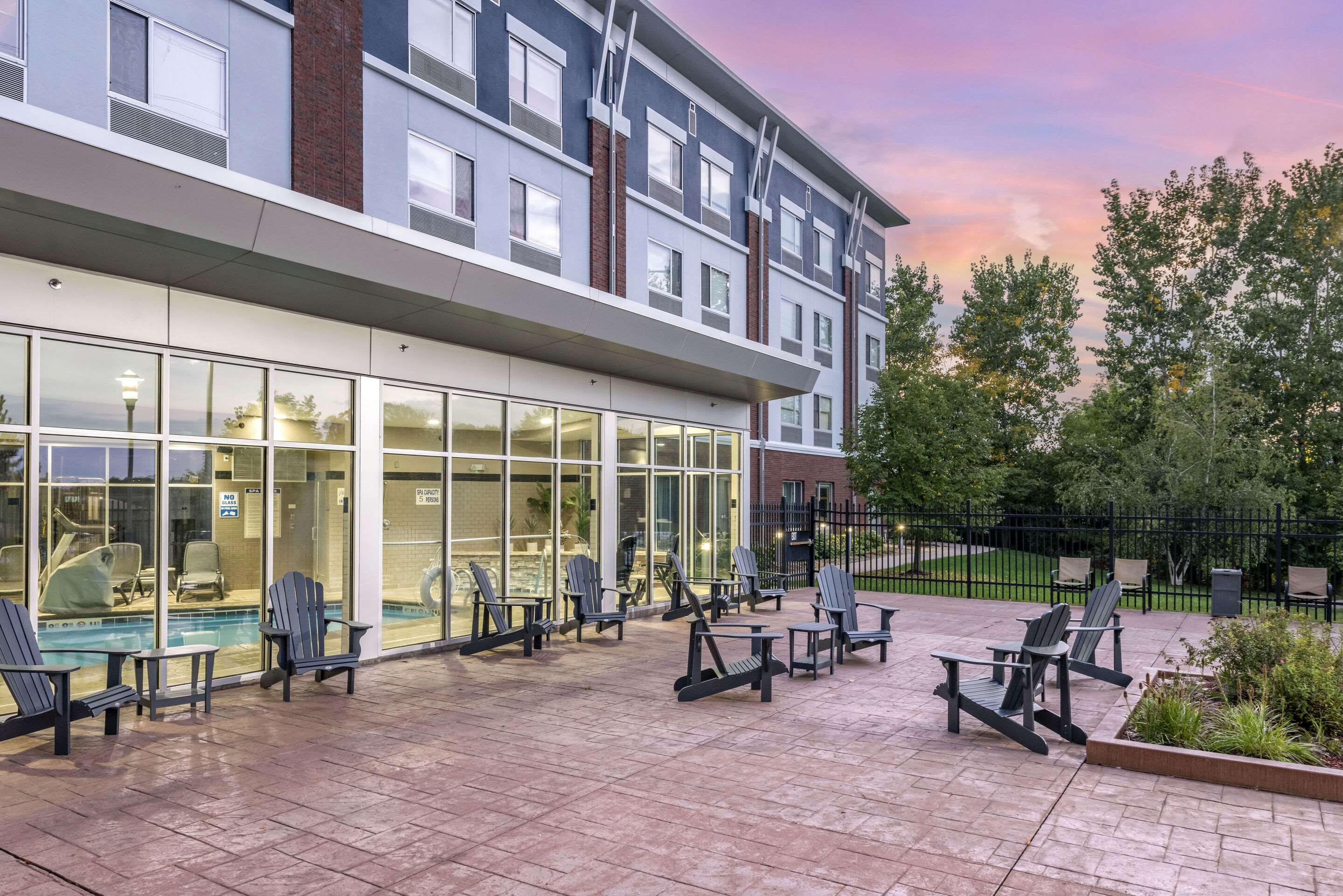 Twilight | Cambria Hotel Minneapolis Maple Grove