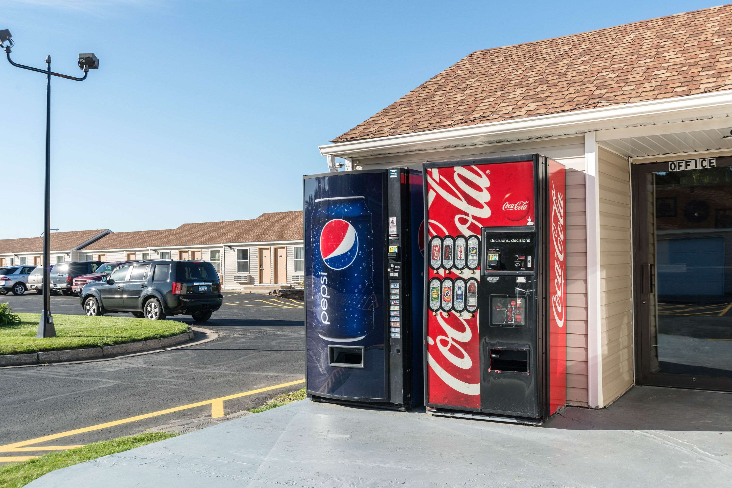 Hotel vending area | Rodeway Inn & Suites
