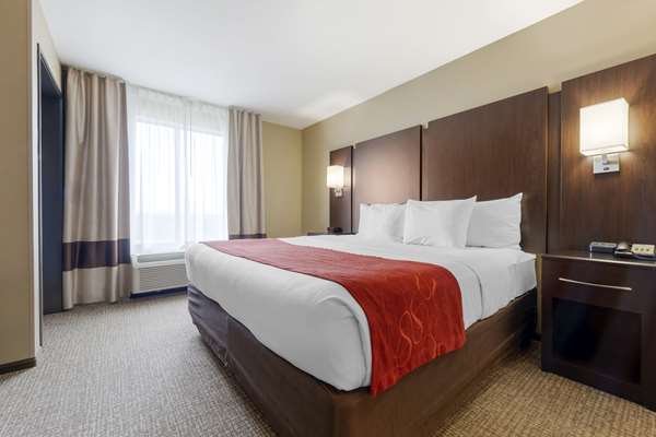 Suite - Comfort Suites & Conference Center Worthington - I-90, Exit 43