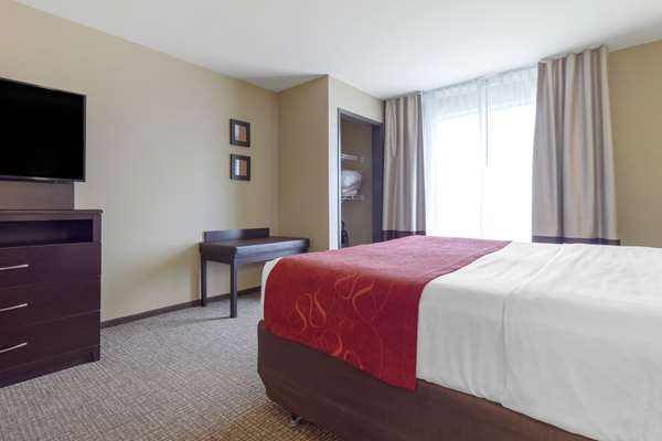 Suite - Comfort Suites & Conference Center Worthington - I-90, Exit 43