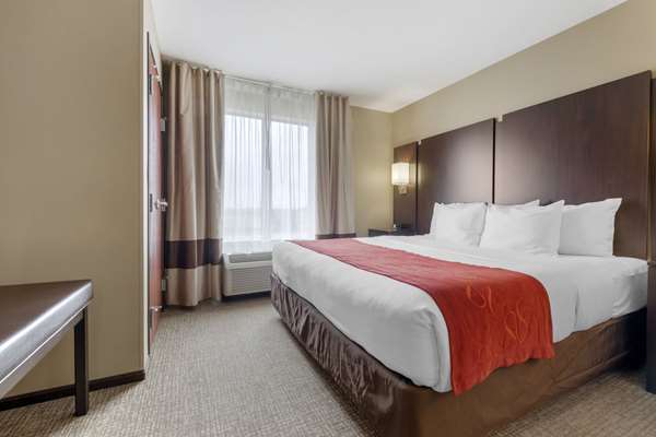 Suite - Comfort Suites & Conference Center Worthington - I-90, Exit 43