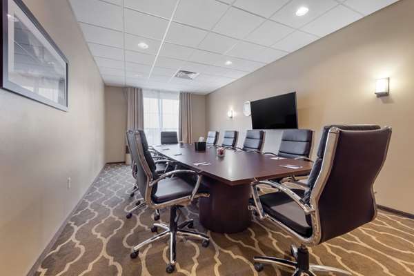  - Comfort Suites & Conference Center Worthington - I-90, Exit 43