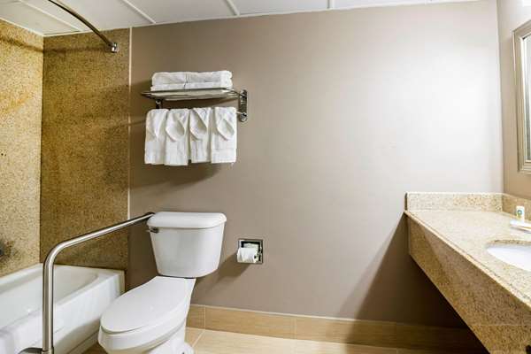  - Quality Inn & Suites Arden Hills