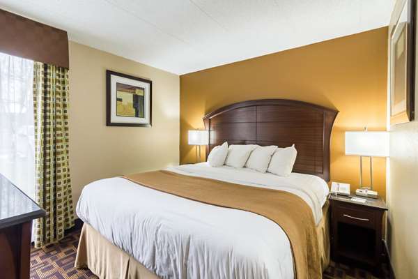 Suite - Quality Inn & Suites Arden Hills