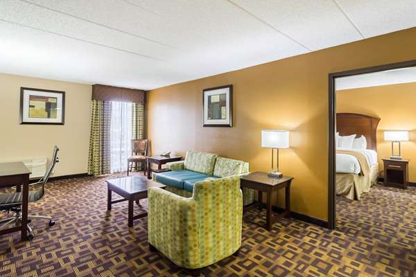 Suite - Quality Inn & Suites Arden Hills