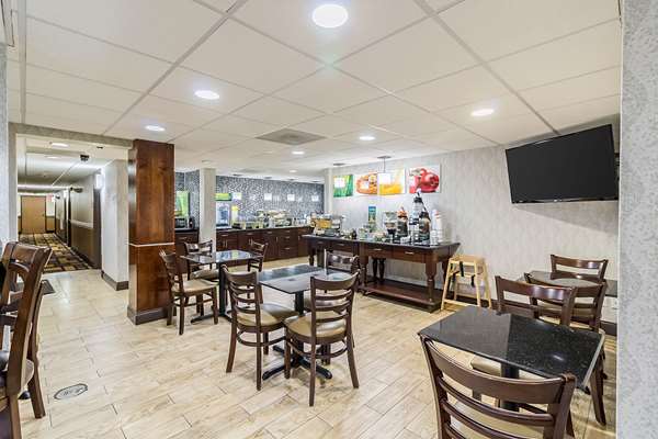 Amenities - Quality Inn & Suites Arden Hills