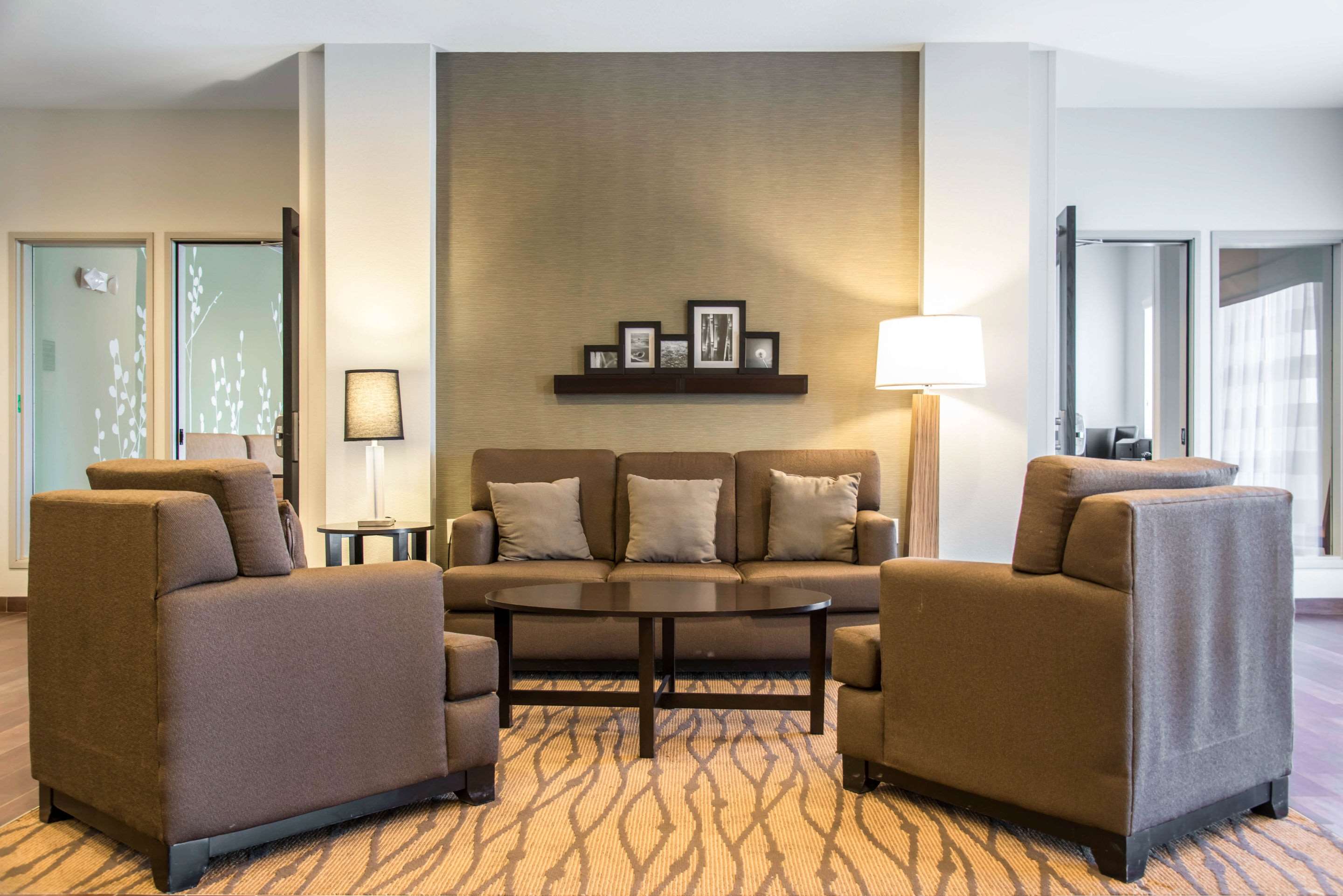 Lobby with sitting area