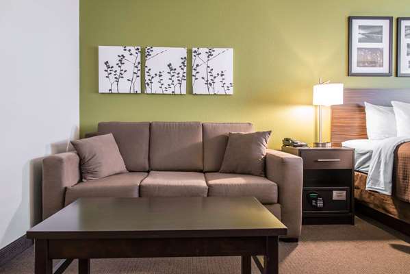 Suite - Sleep Inn & Suites Marshall