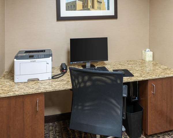 Conference Area - Comfort Inn & Suites Rochester