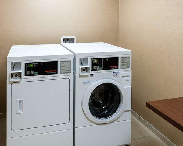 Amenities - Comfort Inn & Suites Rochester